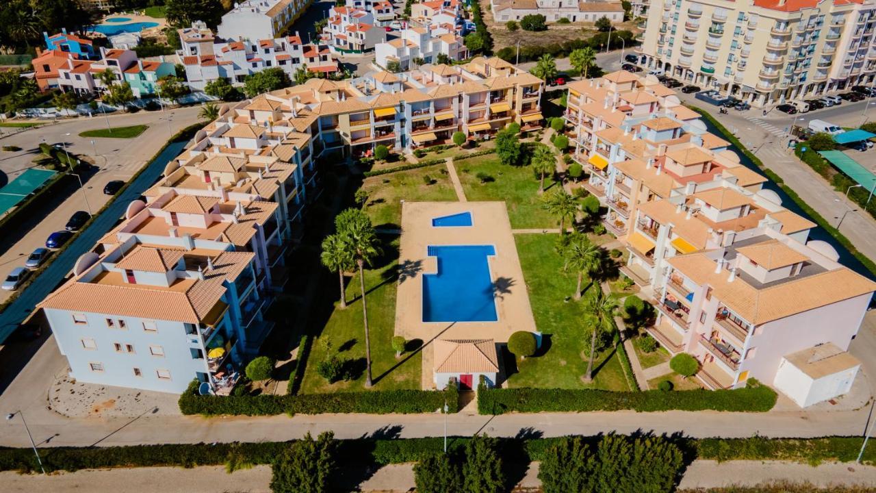 Serene Apartment W/ Balcony And Pool By Lovelystay Картейра Экстерьер фото